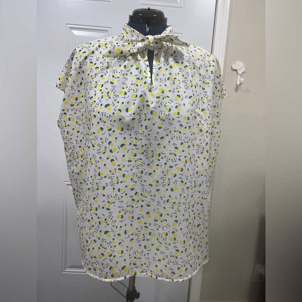 Eloquii pineapple top